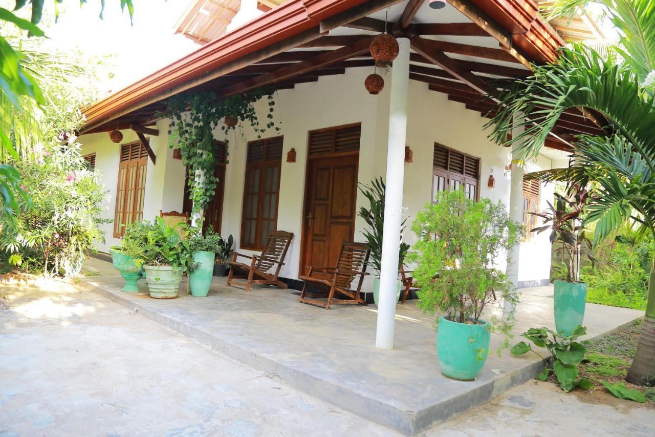 Eagle Homestay Tangalle Exterior photo
