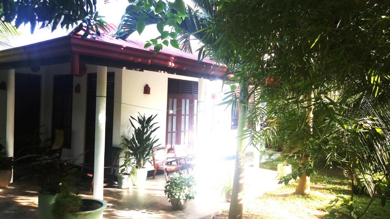 Eagle Homestay Tangalle Exterior photo